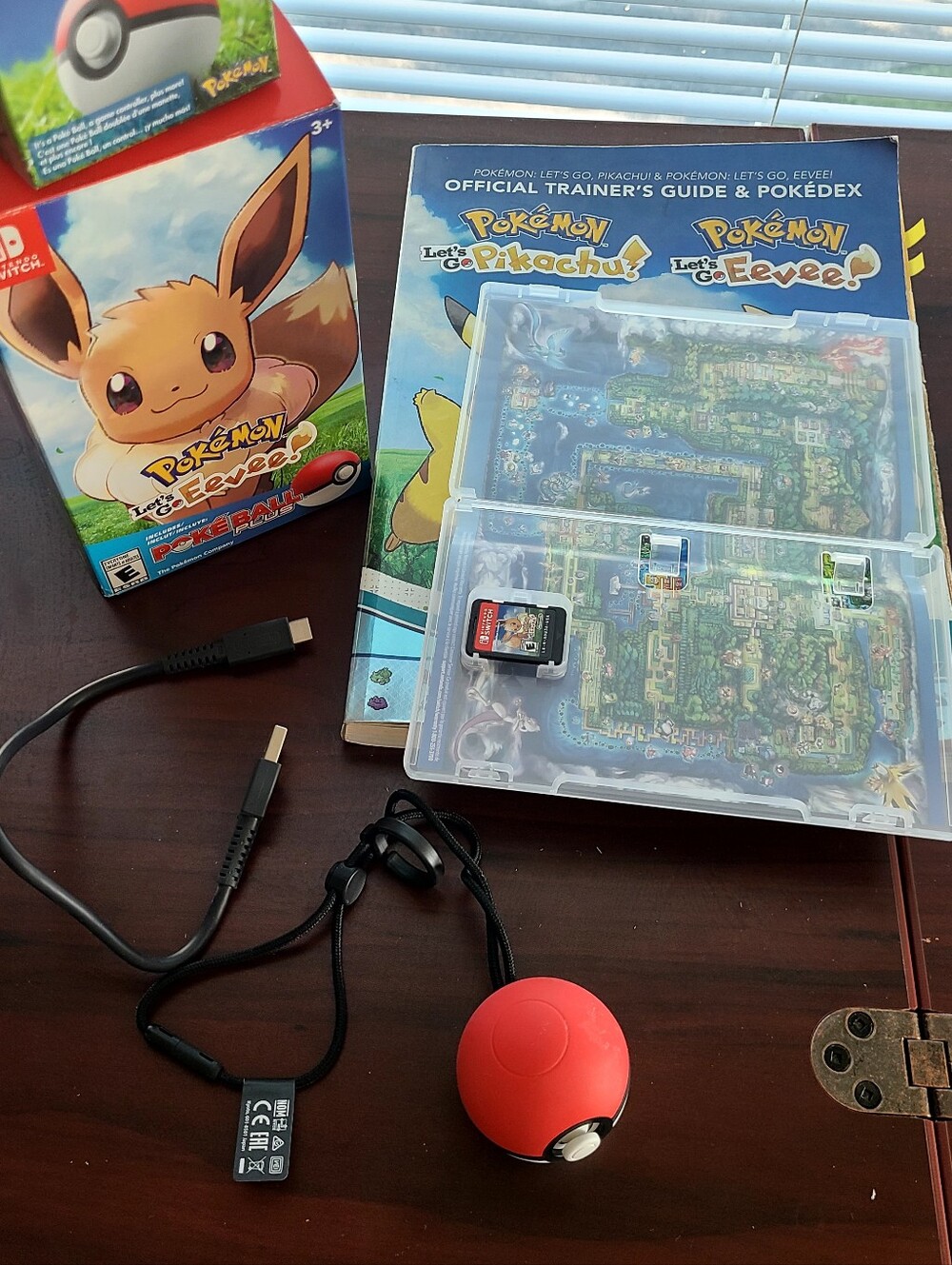 Poke Ball Plus with Let's Go E Eevee Set